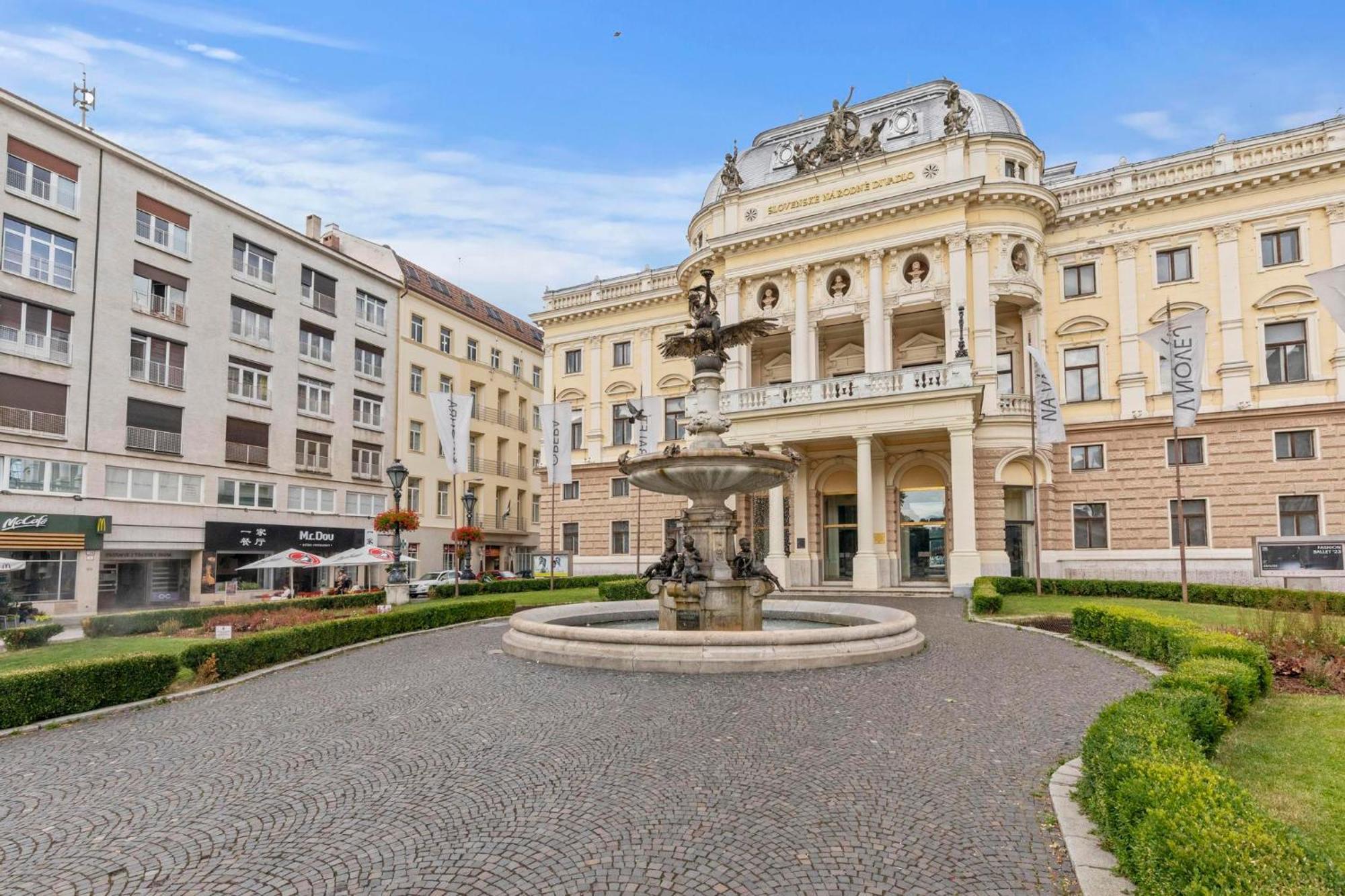 Family Hub In Centre Bratysława